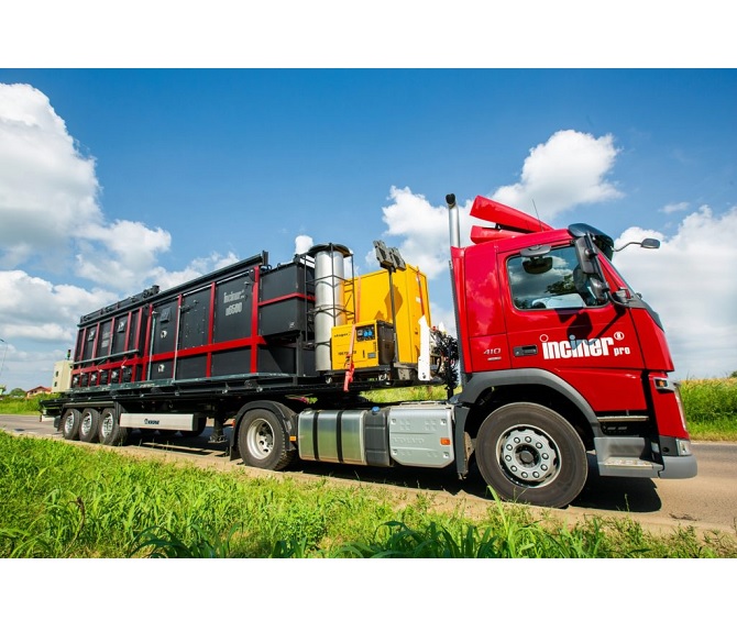 The IncinerPro incinerator is mounted on a semi-trailer for livestock farms.